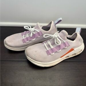 On Cloud Sneakers Women size 8